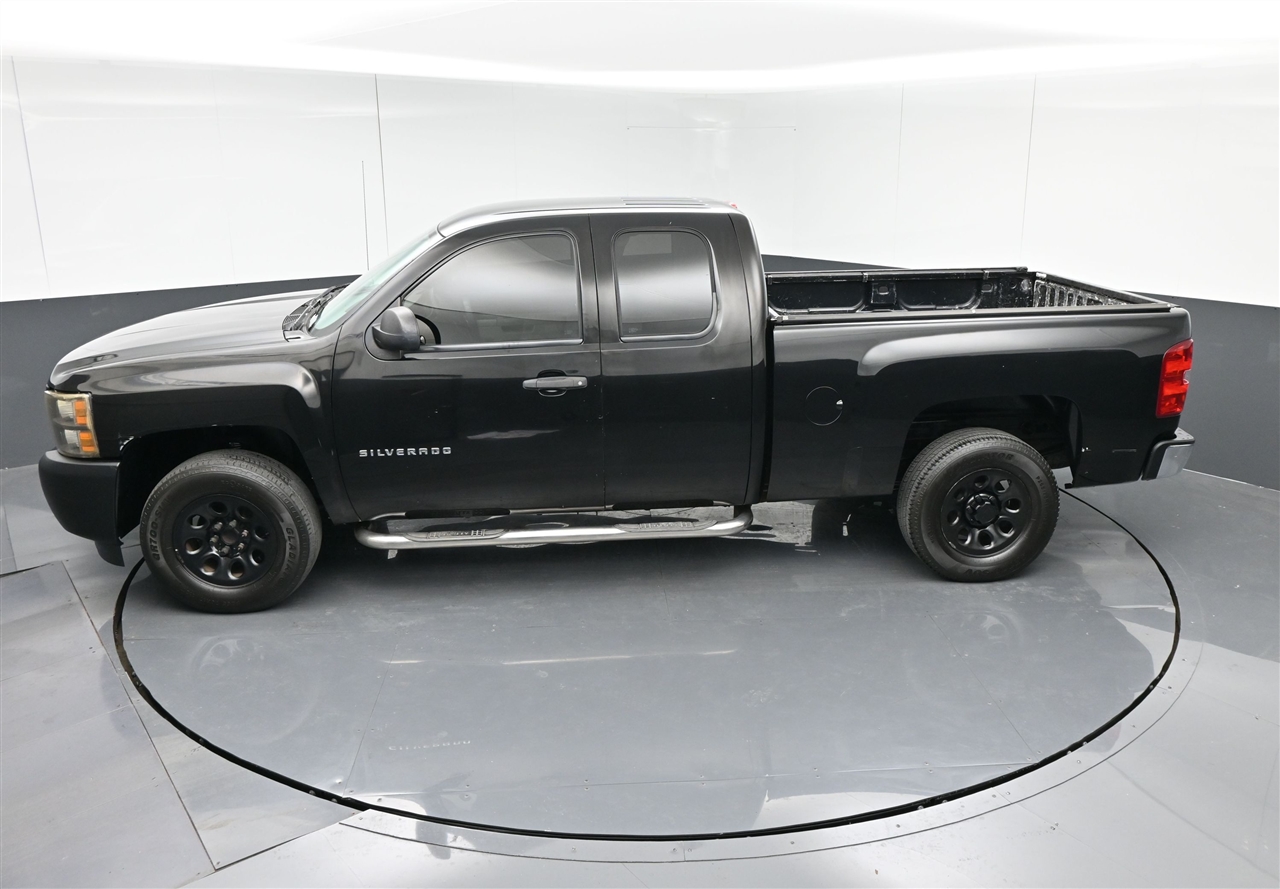 Chevrolet Silverado 1500 Work Truck Ext. Cab 2WD 2011 Chevrolet Silverado 1500 Work Truck Ext. Cab 2WD 2011