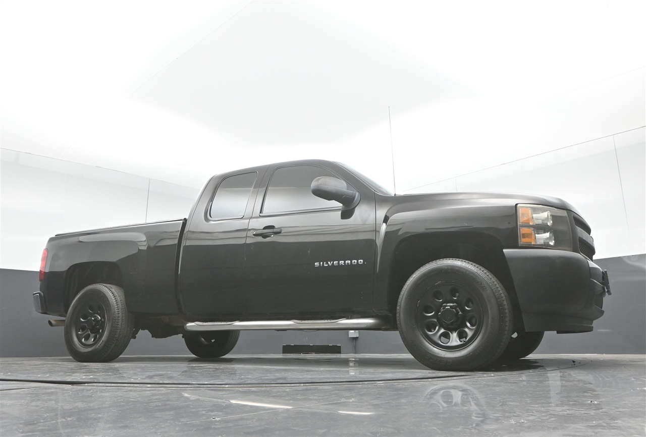 Chevrolet Silverado 1500 Work Truck Ext. Cab 2WD 2011 Chevrolet Silverado 1500 Work Truck Ext. Cab 2WD 2011