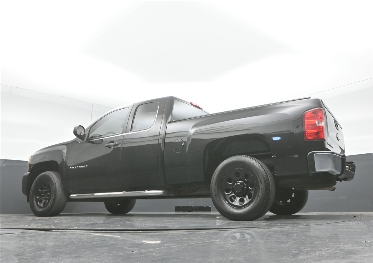 Chevrolet Silverado 1500 Work Truck Ext. Cab 2WD 2011 Chevrolet Silverado 1500 Work Truck Ext. Cab 2WD 2011
