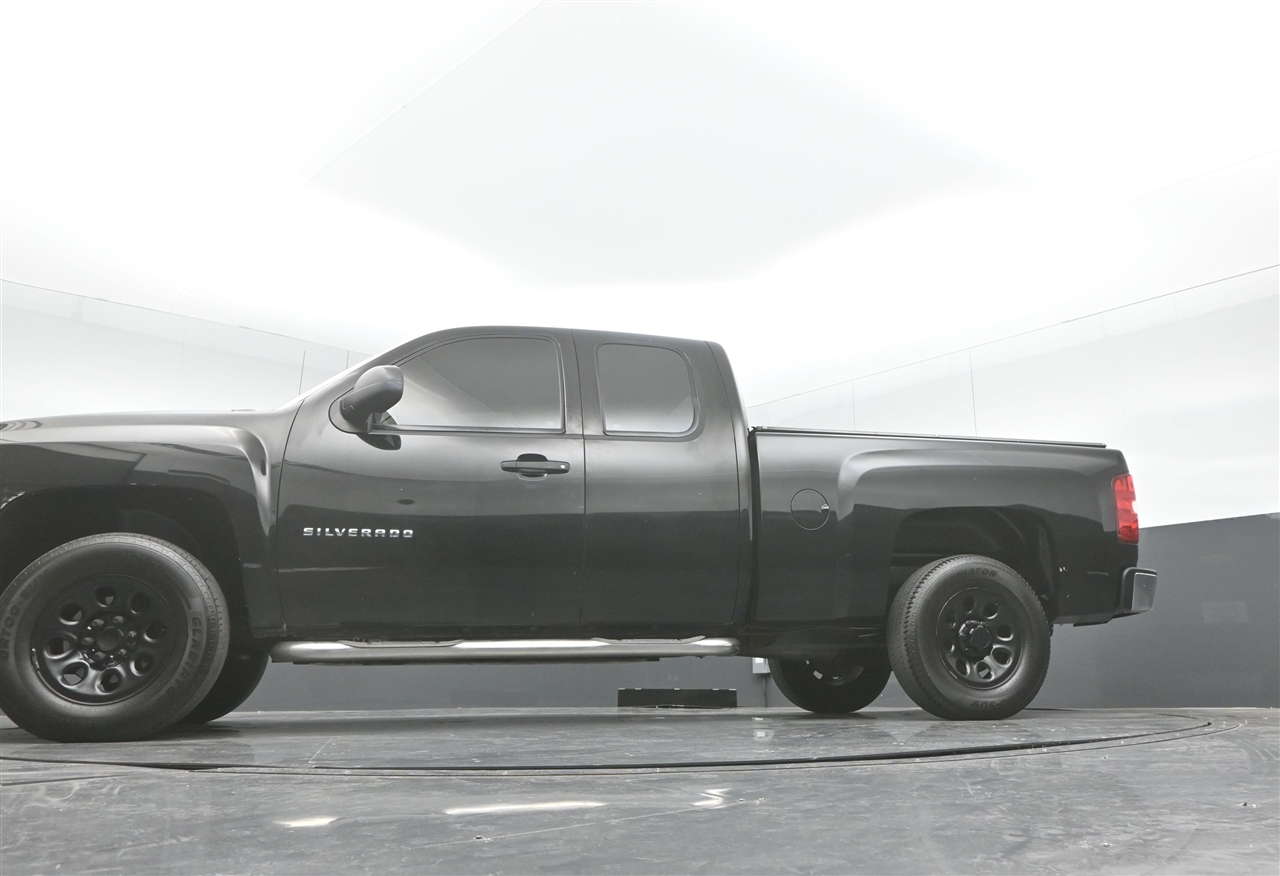 Chevrolet Silverado 1500 Work Truck Ext. Cab 2WD 2011 Chevrolet Silverado 1500 Work Truck Ext. Cab 2WD 2011