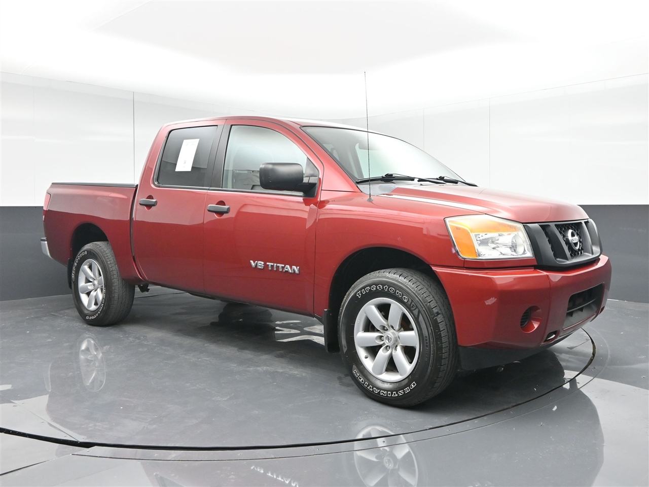 2015 Nissan Titan SL Crew Cab photo 3