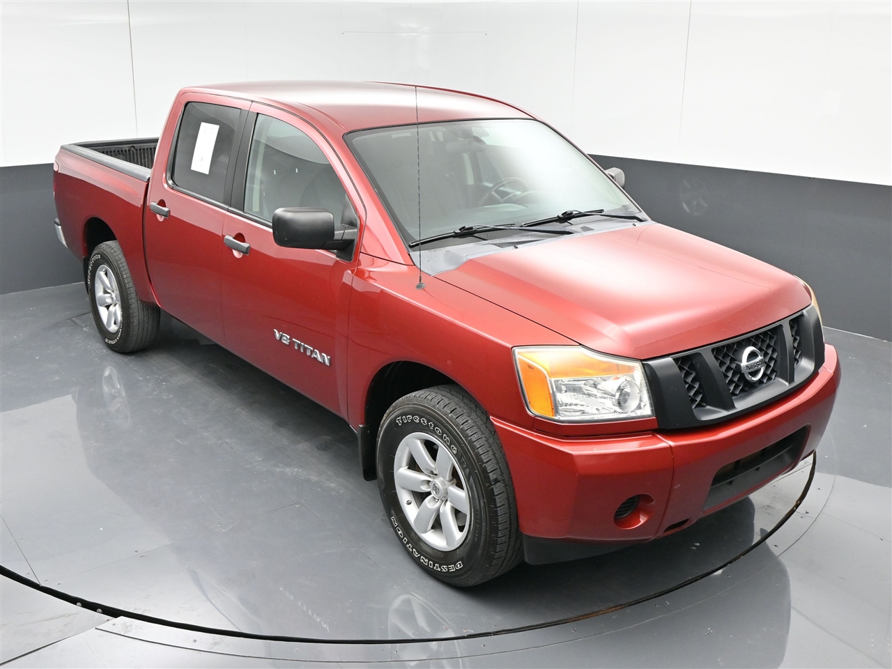 2015 Nissan Titan SL Crew Cab photo 22