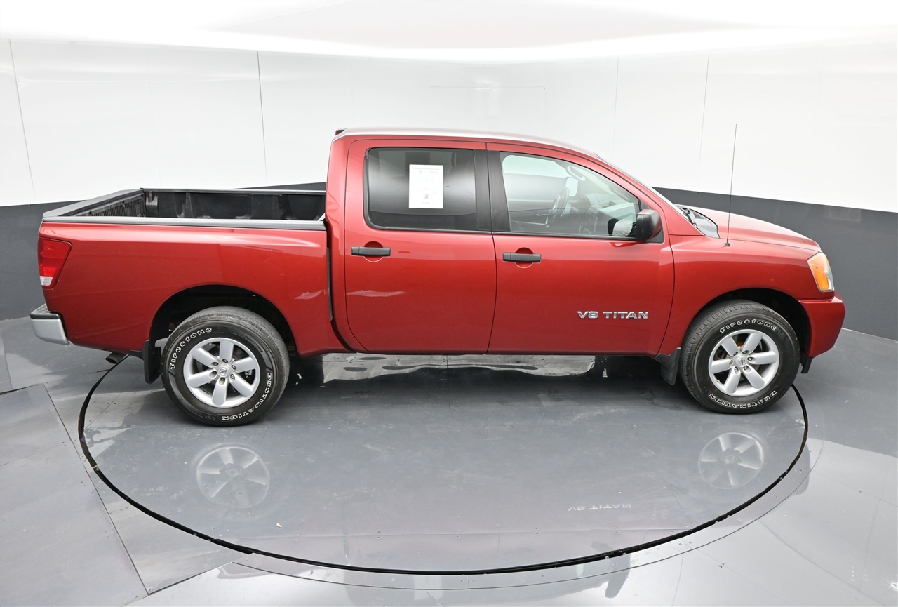 2015 Nissan Titan SL Crew Cab photo 23
