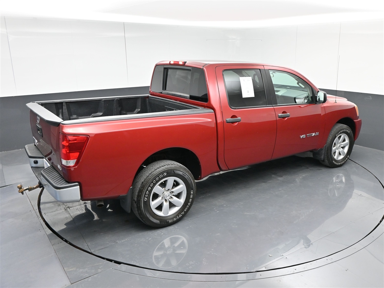 2015 Nissan Titan SL Crew Cab photo 24