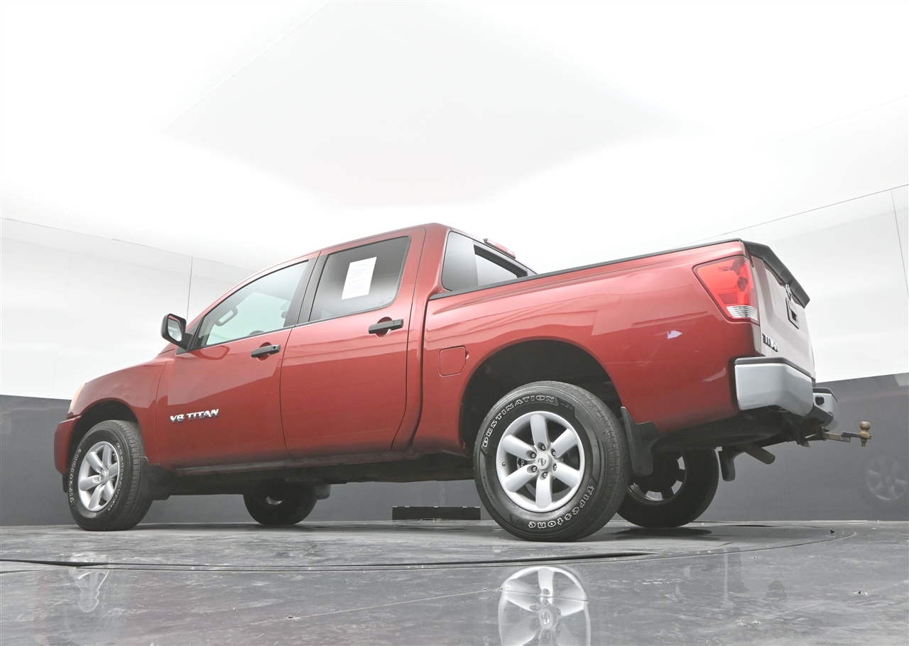 2015 Nissan Titan SL Crew Cab photo 34