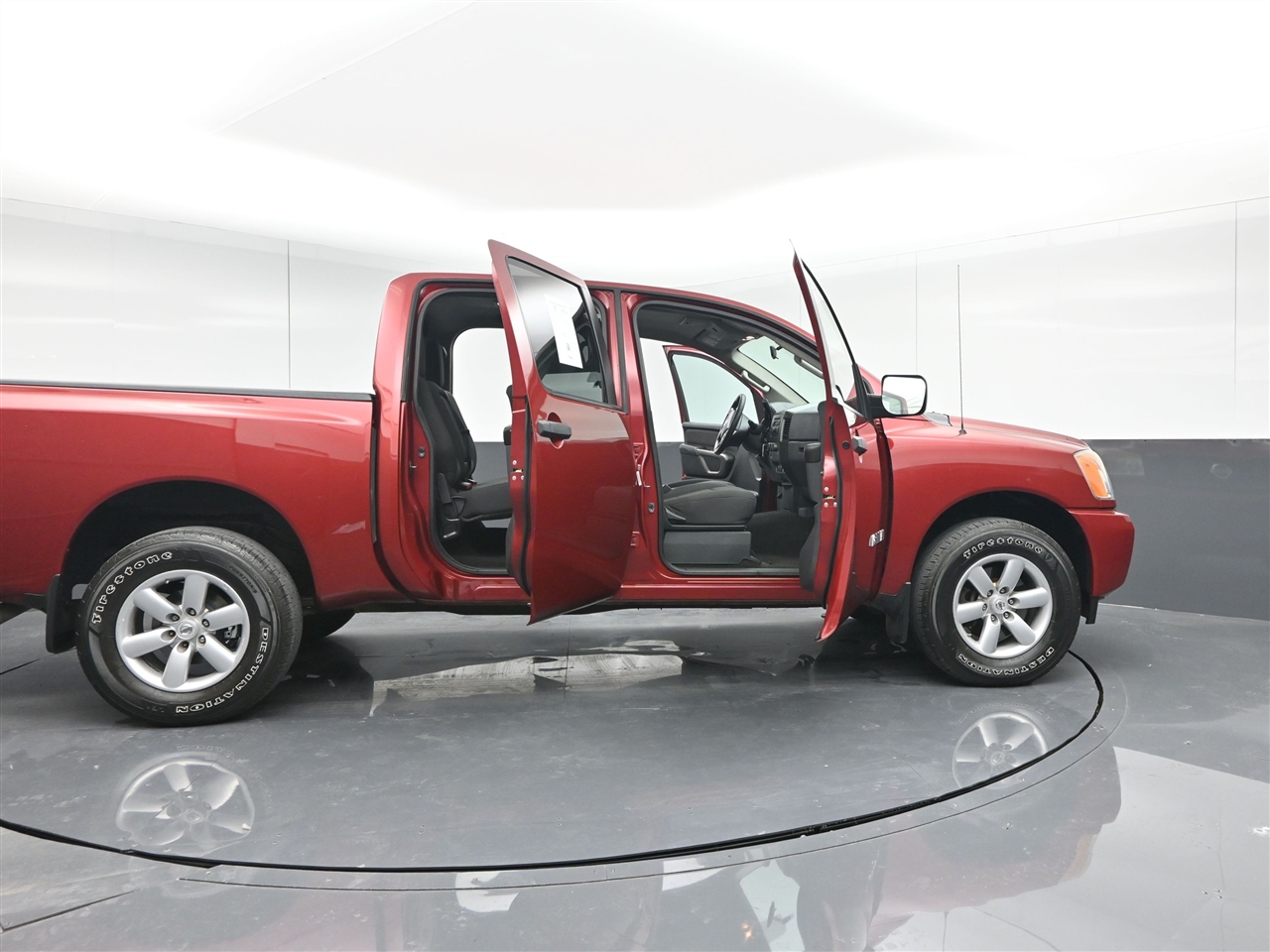 2015 Nissan Titan SL Crew Cab photo 40