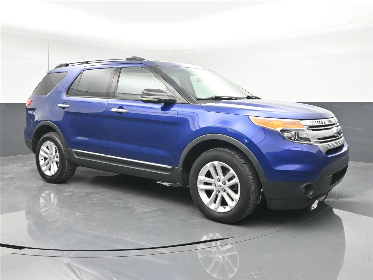 2013 Ford Explorer XLT photo 3