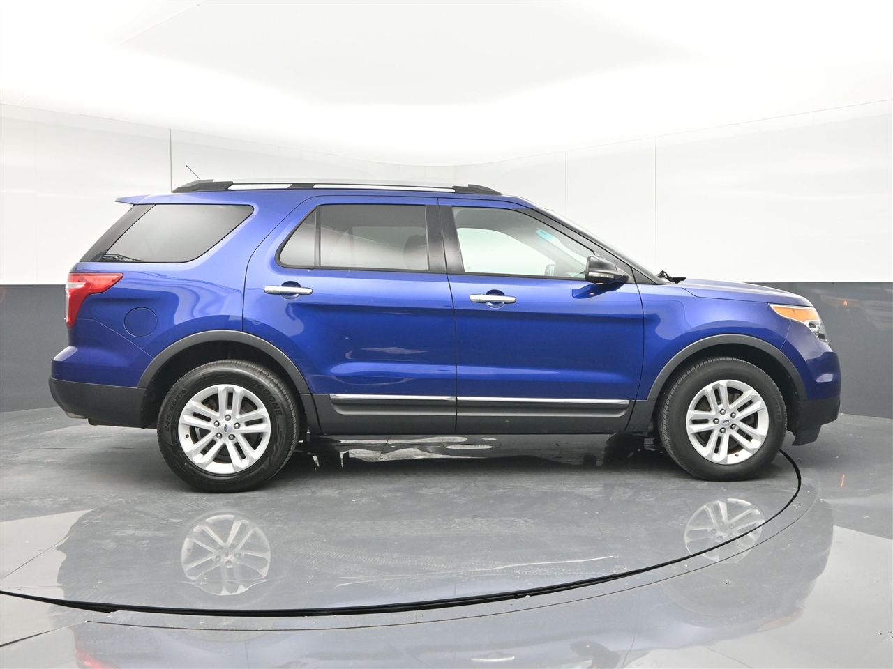 2013 Ford Explorer XLT photo 4