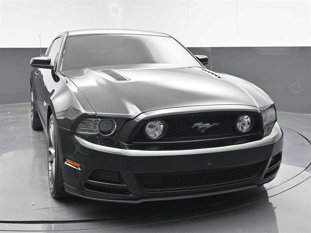 2014 Ford Mustang GT photo 2