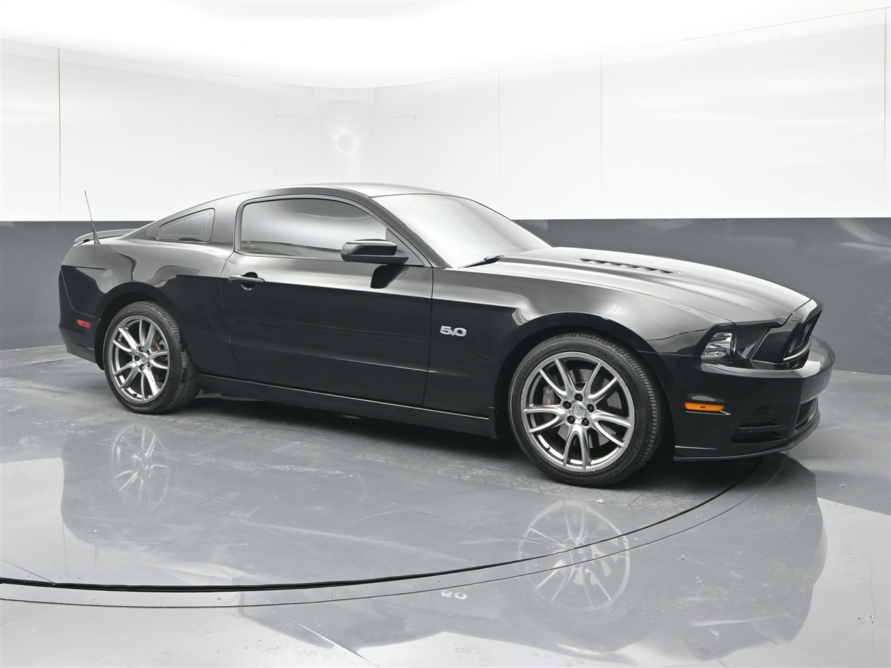 2014 Ford Mustang GT photo 3