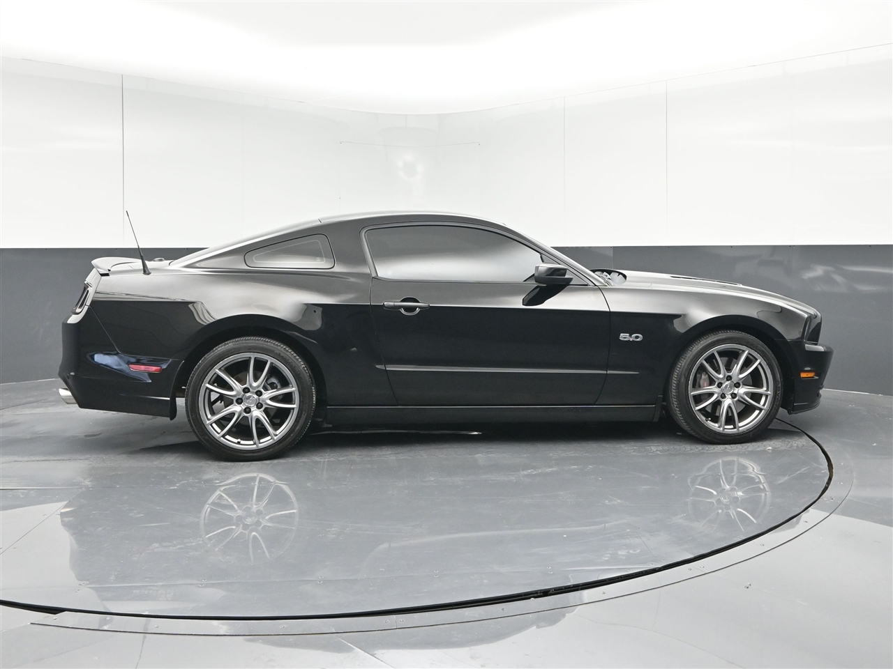 2014 Ford Mustang GT photo 4