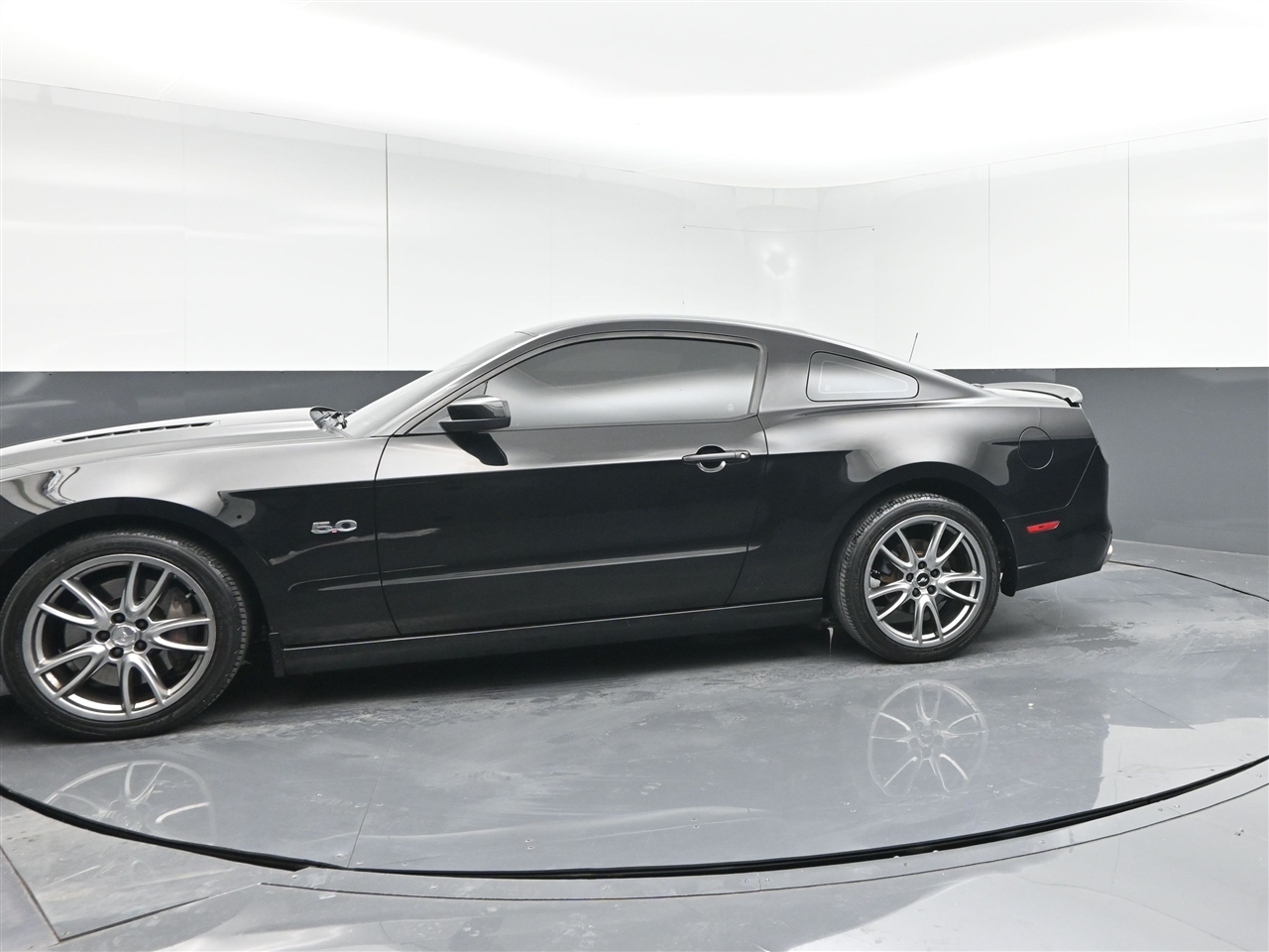 2014 Ford Mustang GT photo 8