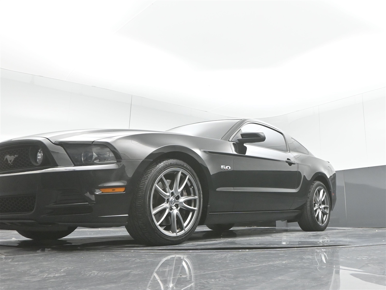 2014 Ford Mustang GT photo 25