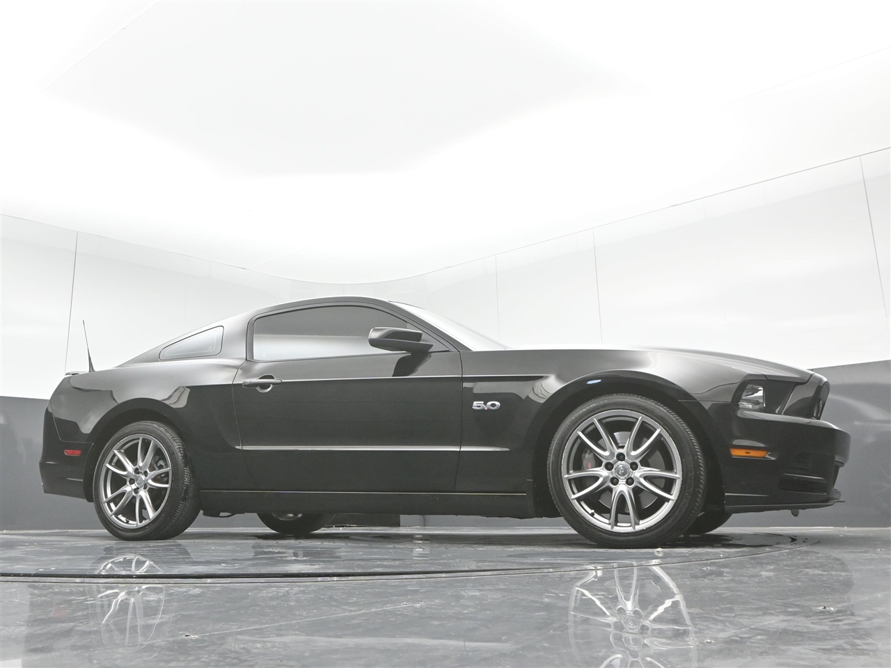 2014 Ford Mustang GT photo 27
