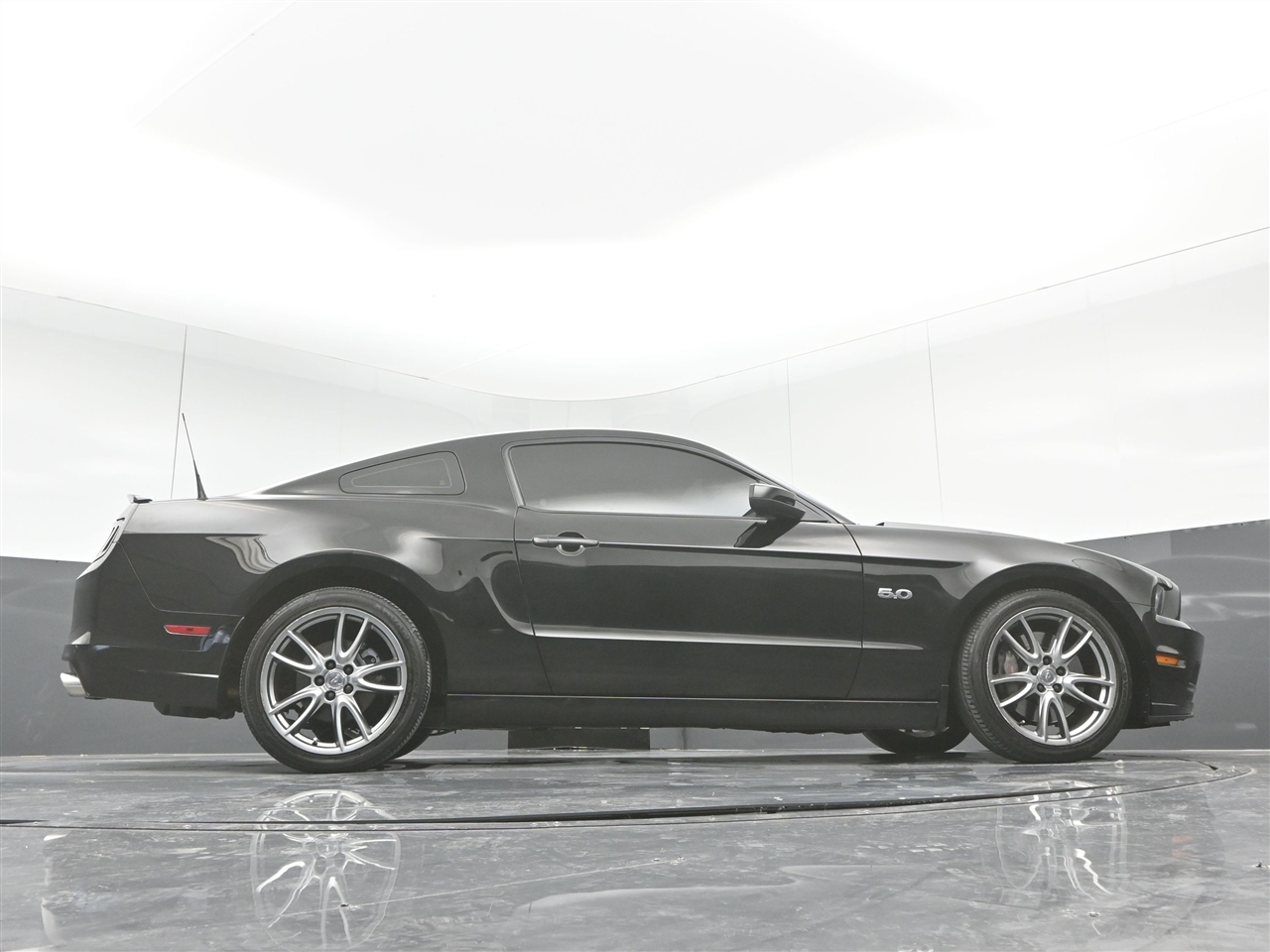2014 Ford Mustang GT photo 28