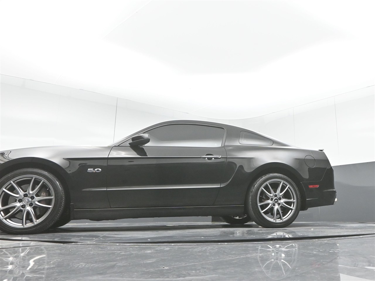 2014 Ford Mustang GT photo 32