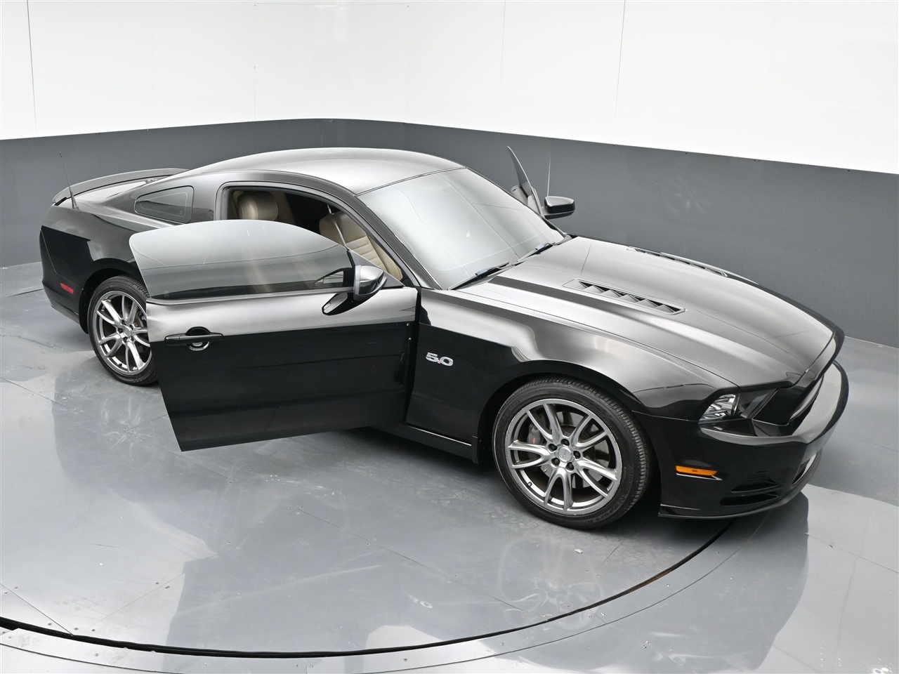 2014 Ford Mustang GT photo 33