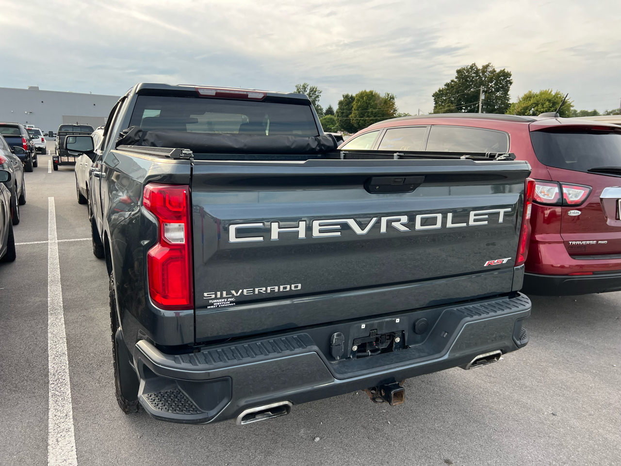 2019 Chevrolet Silverado 1500 RST photo 2