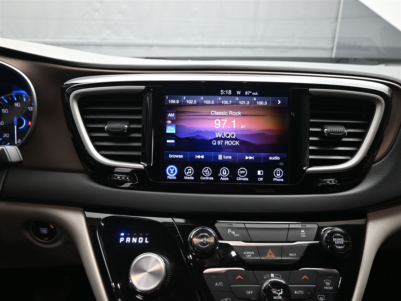 Chrysler Pacifica Touring-L 2017 Chrysler Pacifica Touring-L 2017