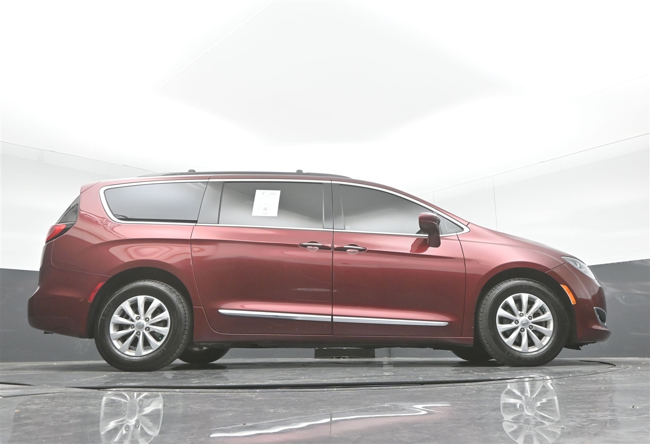 Chrysler Pacifica Touring-L 2017 Chrysler Pacifica Touring-L 2017