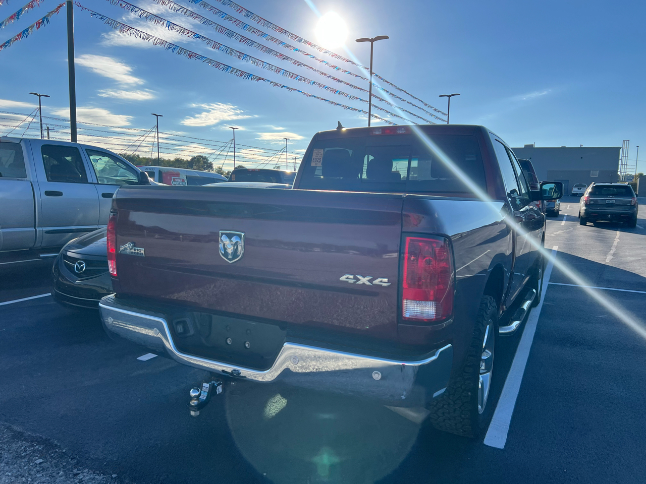 RAM 1500 SLT Crew Cab SWB 4WD 2016 RAM 1500 SLT Crew Cab SWB 4WD 2016