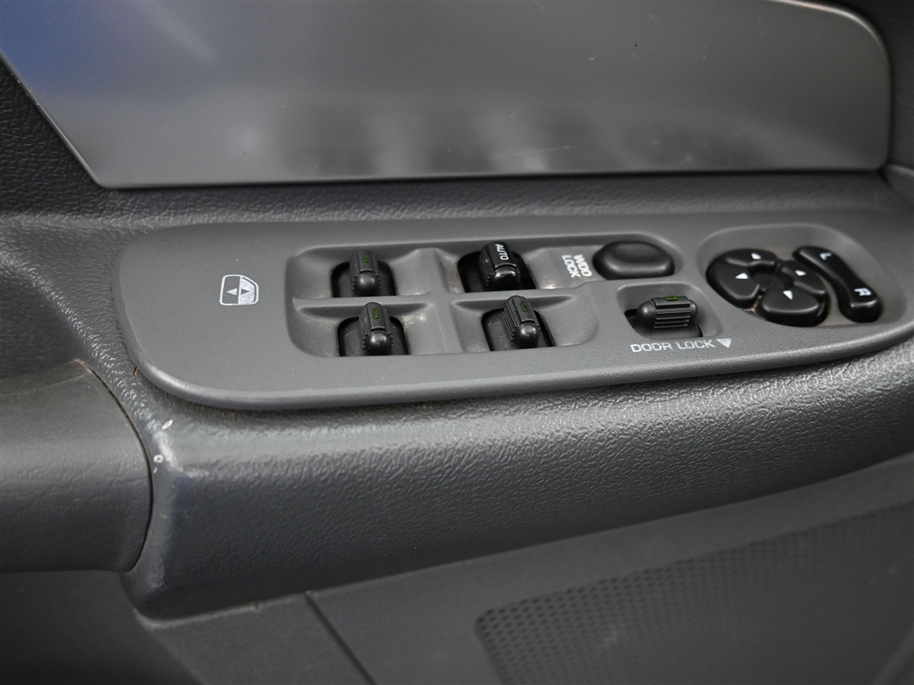 Dodge Ram 2500 SLT Quad Cab 4WD 2007 Dodge Ram 2500 SLT Quad Cab 4WD 2007