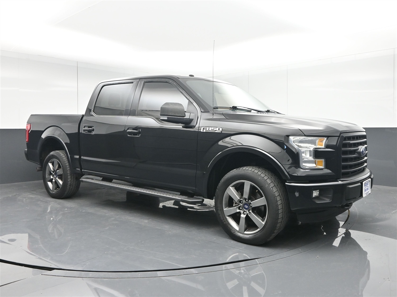 Ford F-150 XLT SuperCrew 5.5-ft. Bed 4WD 2016 Ford F-150 XLT SuperCrew 5.5-ft. Bed 4WD 2016