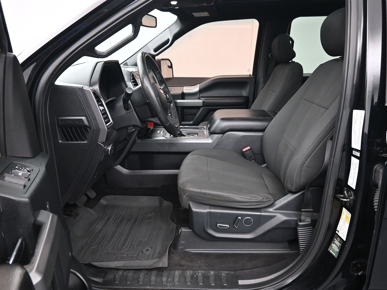 Ford F-150 XLT SuperCrew 5.5-ft. Bed 4WD 2016 Ford F-150 XLT SuperCrew 5.5-ft. Bed 4WD 2016