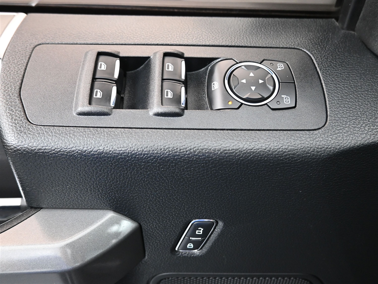 Ford F-150 XLT SuperCrew 5.5-ft. Bed 4WD 2016 Ford F-150 XLT SuperCrew 5.5-ft. Bed 4WD 2016