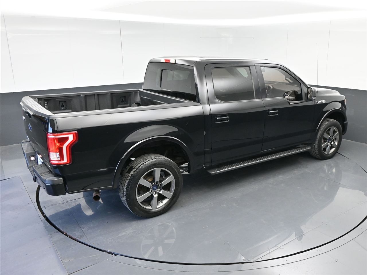 Ford F-150 XLT SuperCrew 5.5-ft. Bed 4WD 2016 Ford F-150 XLT SuperCrew 5.5-ft. Bed 4WD 2016