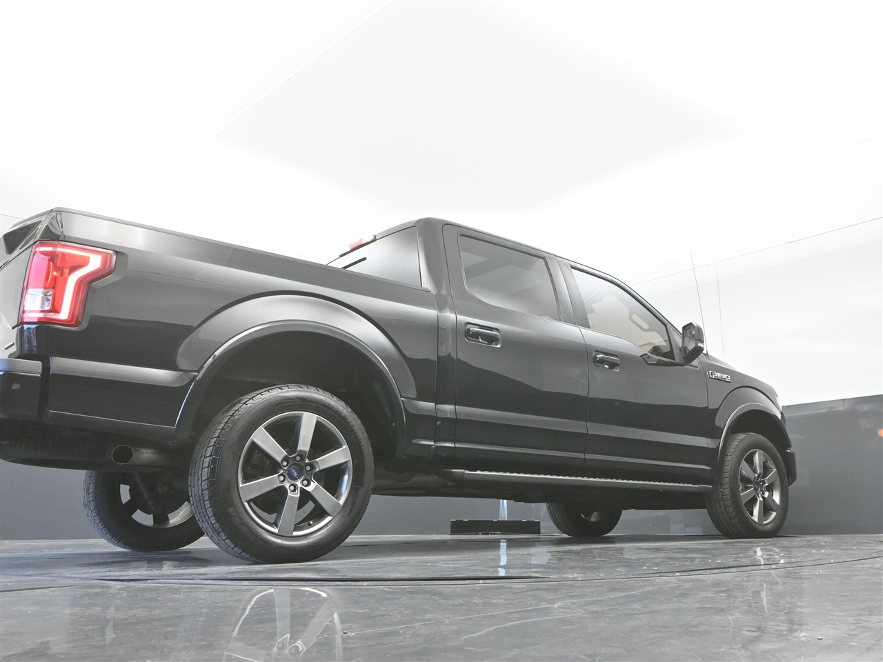 Ford F-150 XLT SuperCrew 5.5-ft. Bed 4WD 2016 Ford F-150 XLT SuperCrew 5.5-ft. Bed 4WD 2016