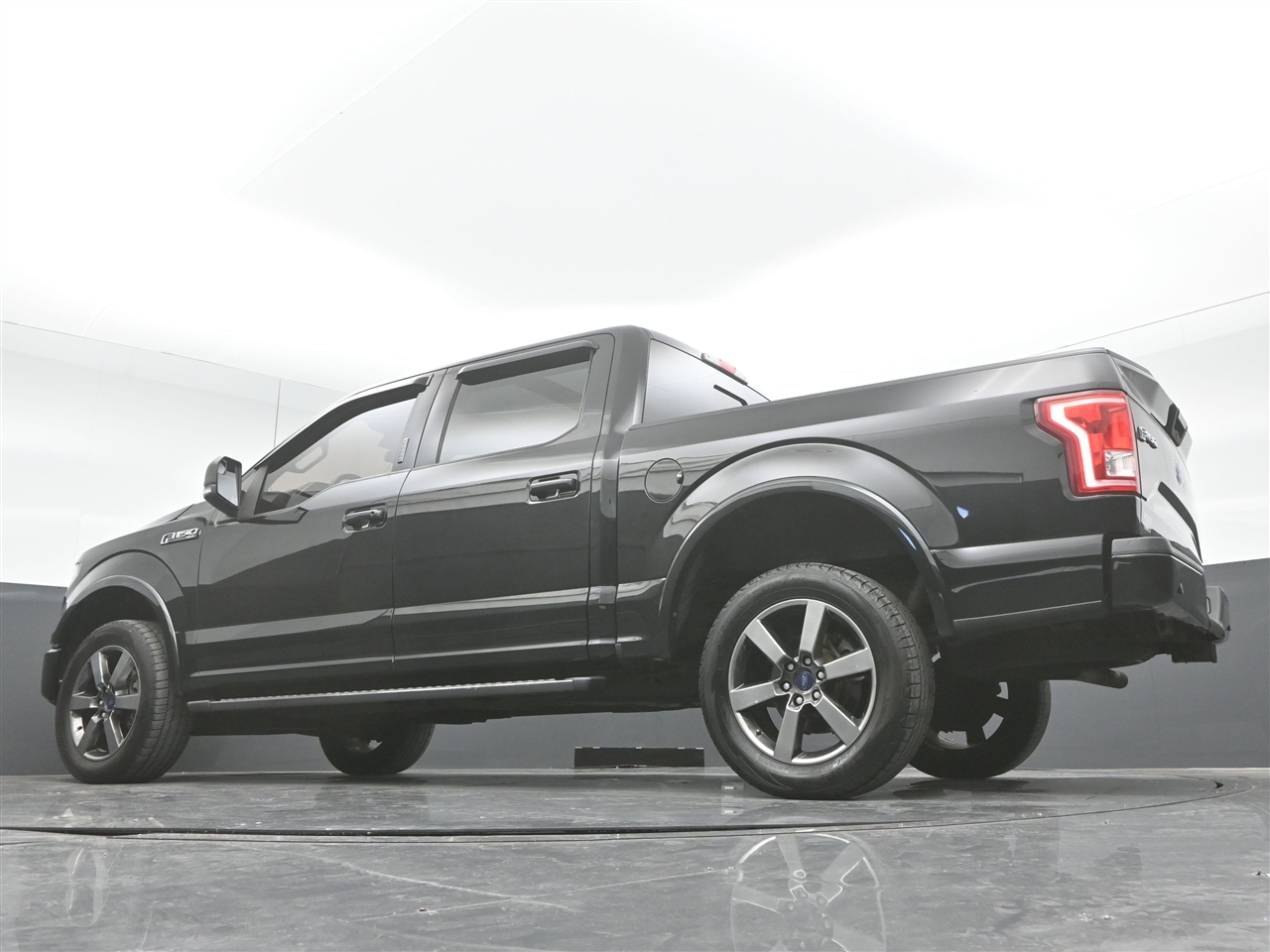 Ford F-150 XLT SuperCrew 5.5-ft. Bed 4WD 2016 Ford F-150 XLT SuperCrew 5.5-ft. Bed 4WD 2016