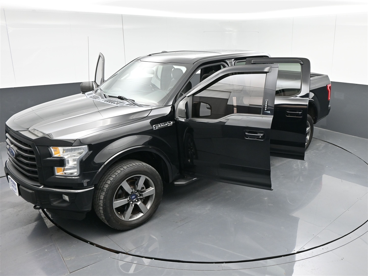 Ford F-150 XLT SuperCrew 5.5-ft. Bed 4WD 2016 Ford F-150 XLT SuperCrew 5.5-ft. Bed 4WD 2016