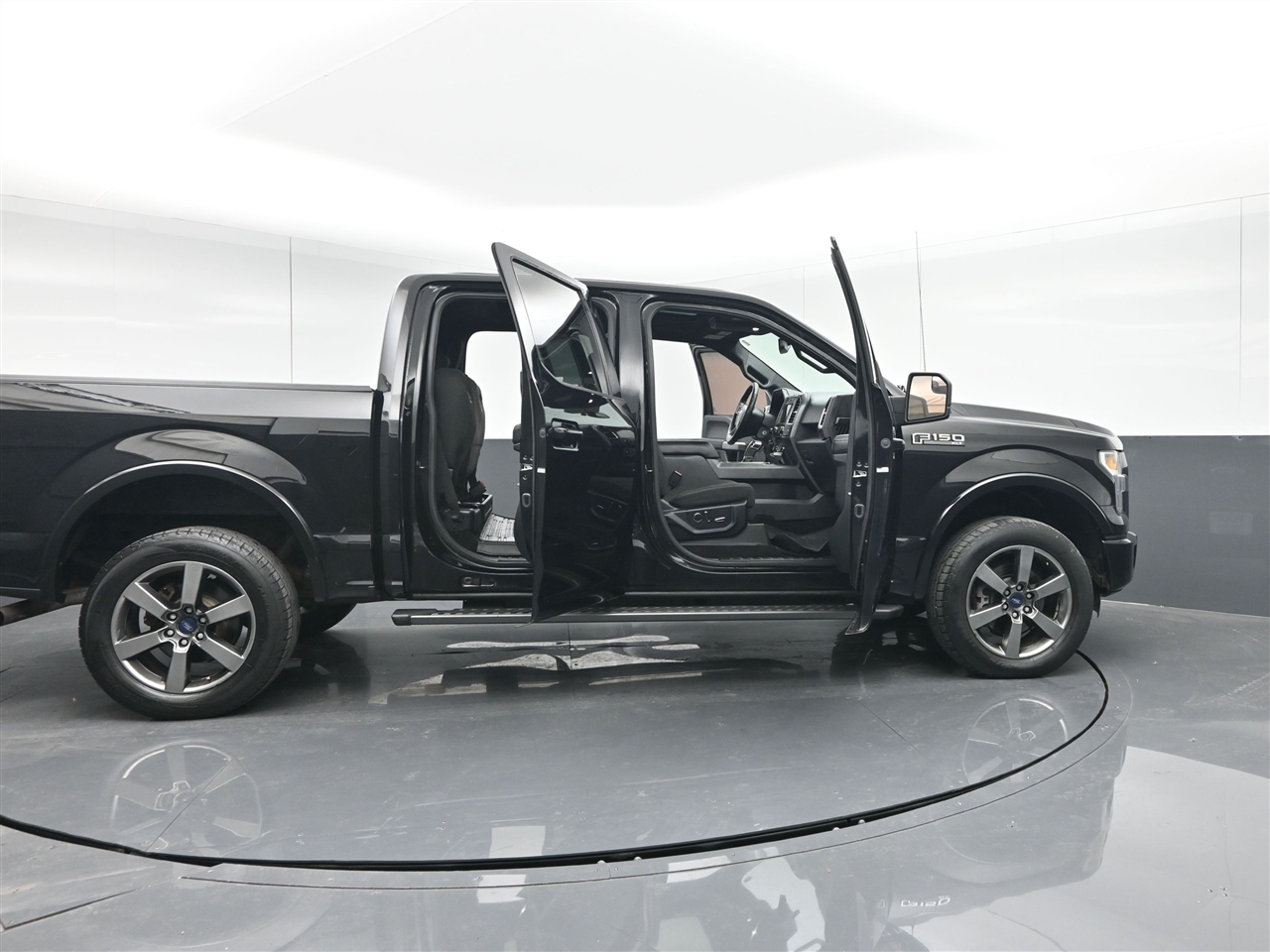 Ford F-150 XLT SuperCrew 5.5-ft. Bed 4WD 2016 Ford F-150 XLT SuperCrew 5.5-ft. Bed 4WD 2016