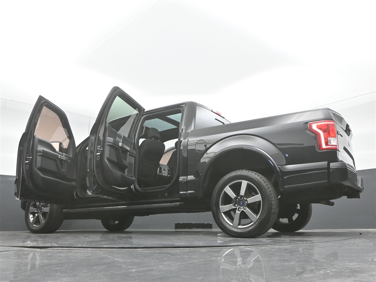 Ford F-150 XLT SuperCrew 5.5-ft. Bed 4WD 2016 Ford F-150 XLT SuperCrew 5.5-ft. Bed 4WD 2016