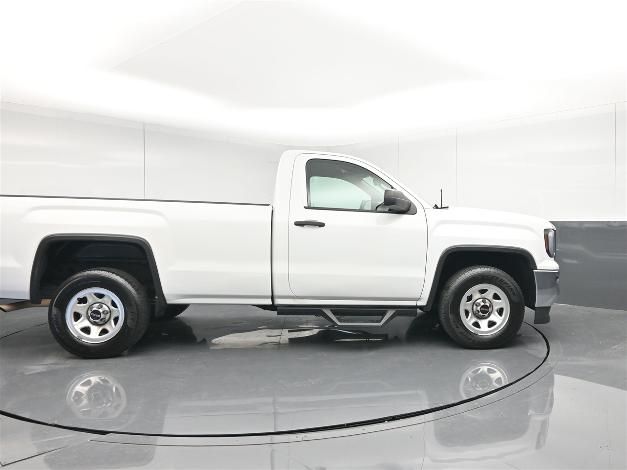 GMC Sierra 1500 Base Long Box 2WD 2017 GMC Sierra 1500 Base Long Box 2WD 2017