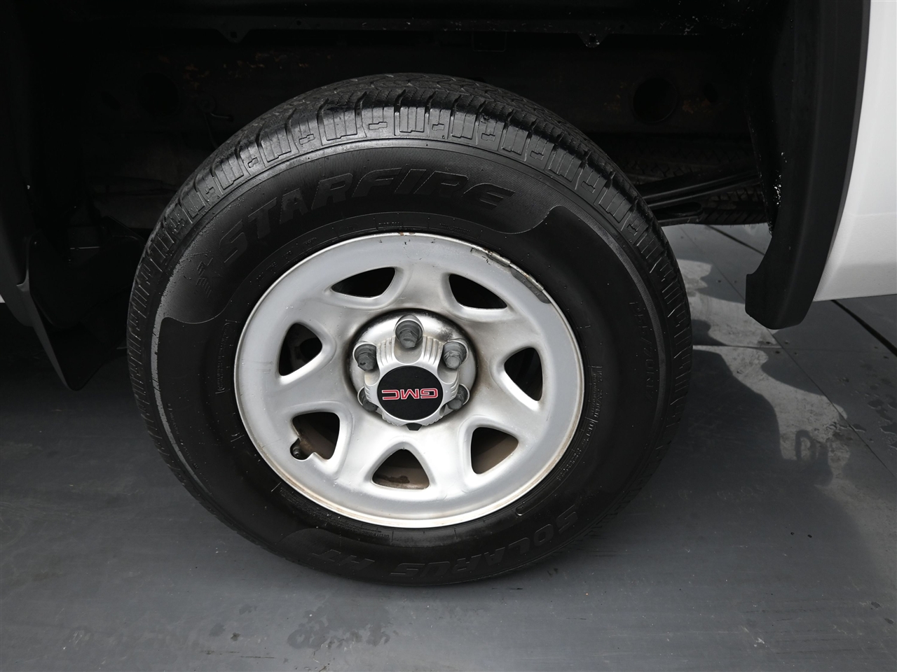 GMC Sierra 1500 Base Long Box 2WD 2017 GMC Sierra 1500 Base Long Box 2WD 2017