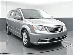 2016 Chrysler Town & Country 