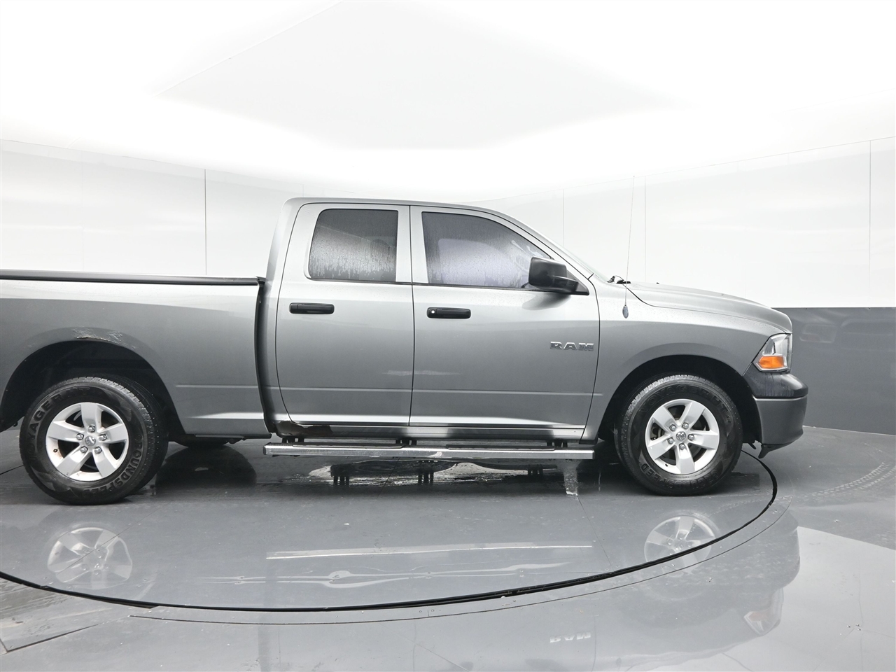 Dodge 1500 ST Quad Cab 4WD 2010 Dodge 1500 ST Quad Cab 4WD 2010