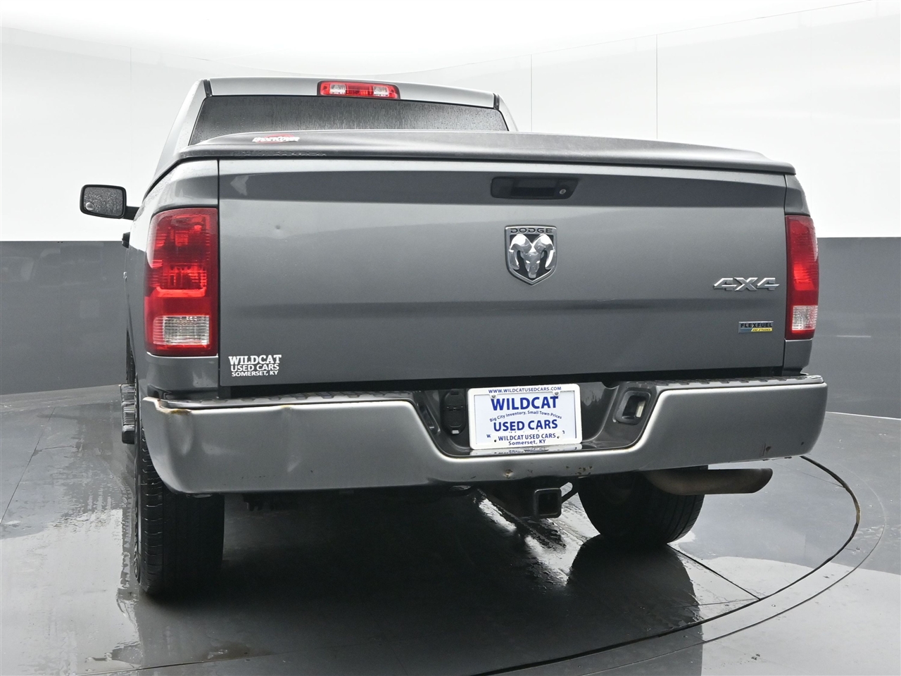 Dodge 1500 ST Quad Cab 4WD 2010 Dodge 1500 ST Quad Cab 4WD 2010