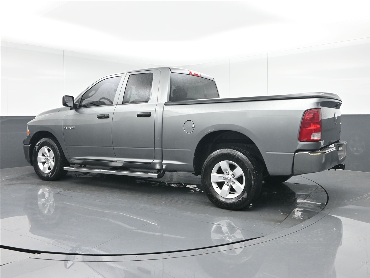 Dodge 1500 ST Quad Cab 4WD 2010 Dodge 1500 ST Quad Cab 4WD 2010