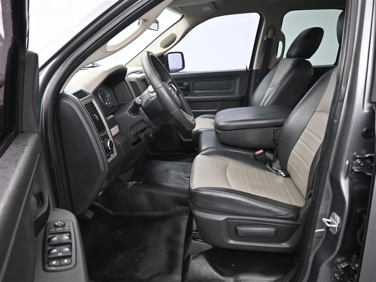 Dodge 1500 ST Quad Cab 4WD 2010 Dodge 1500 ST Quad Cab 4WD 2010