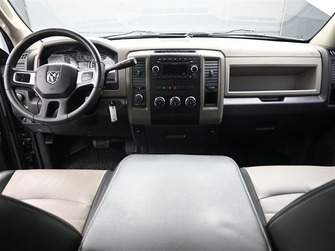 Dodge 1500 ST Quad Cab 4WD 2010 Dodge 1500 ST Quad Cab 4WD 2010