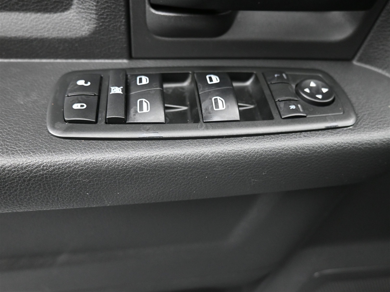 Dodge 1500 ST Quad Cab 4WD 2010 Dodge 1500 ST Quad Cab 4WD 2010