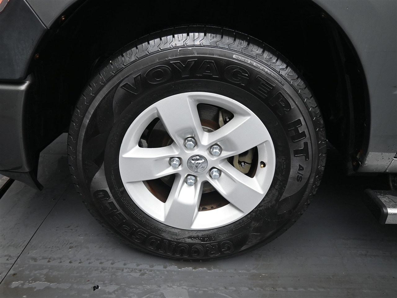 Dodge 1500 ST Quad Cab 4WD 2010 Dodge 1500 ST Quad Cab 4WD 2010