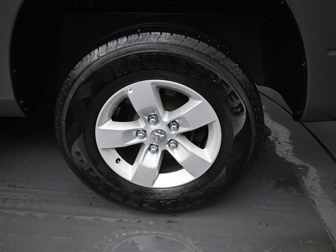 Dodge 1500 ST Quad Cab 4WD 2010 Dodge 1500 ST Quad Cab 4WD 2010