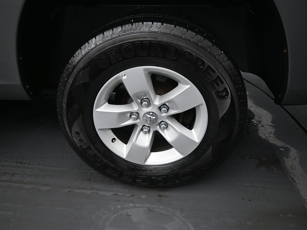 Dodge 1500 ST Quad Cab 4WD 2010 Dodge 1500 ST Quad Cab 4WD 2010