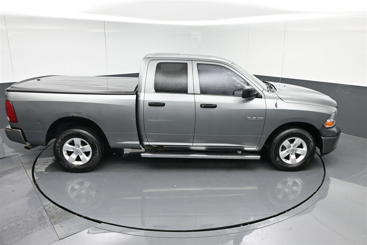 Dodge 1500 ST Quad Cab 4WD 2010 Dodge 1500 ST Quad Cab 4WD 2010
