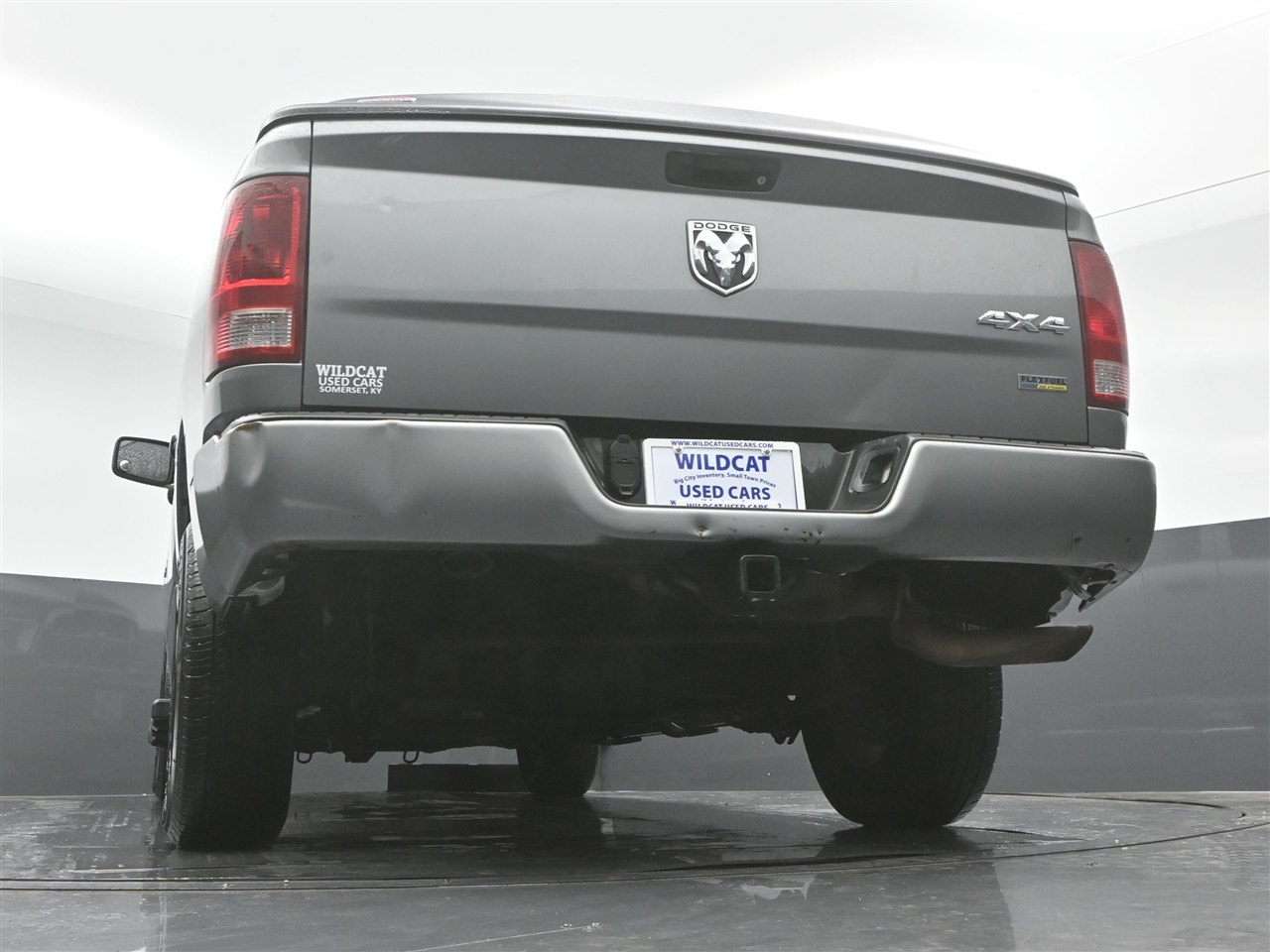 Dodge 1500 ST Quad Cab 4WD 2010 Dodge 1500 ST Quad Cab 4WD 2010