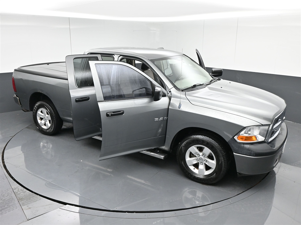 Dodge 1500 ST Quad Cab 4WD 2010 Dodge 1500 ST Quad Cab 4WD 2010